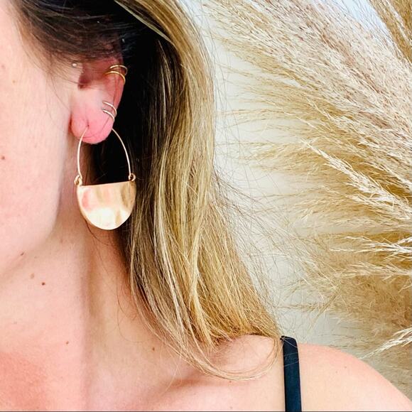 NEW NORDSTROM REVOLVE Gold Hammered Half Circle Disc Hoop Earrings Jewelry Boho - Picture 3 of 10
